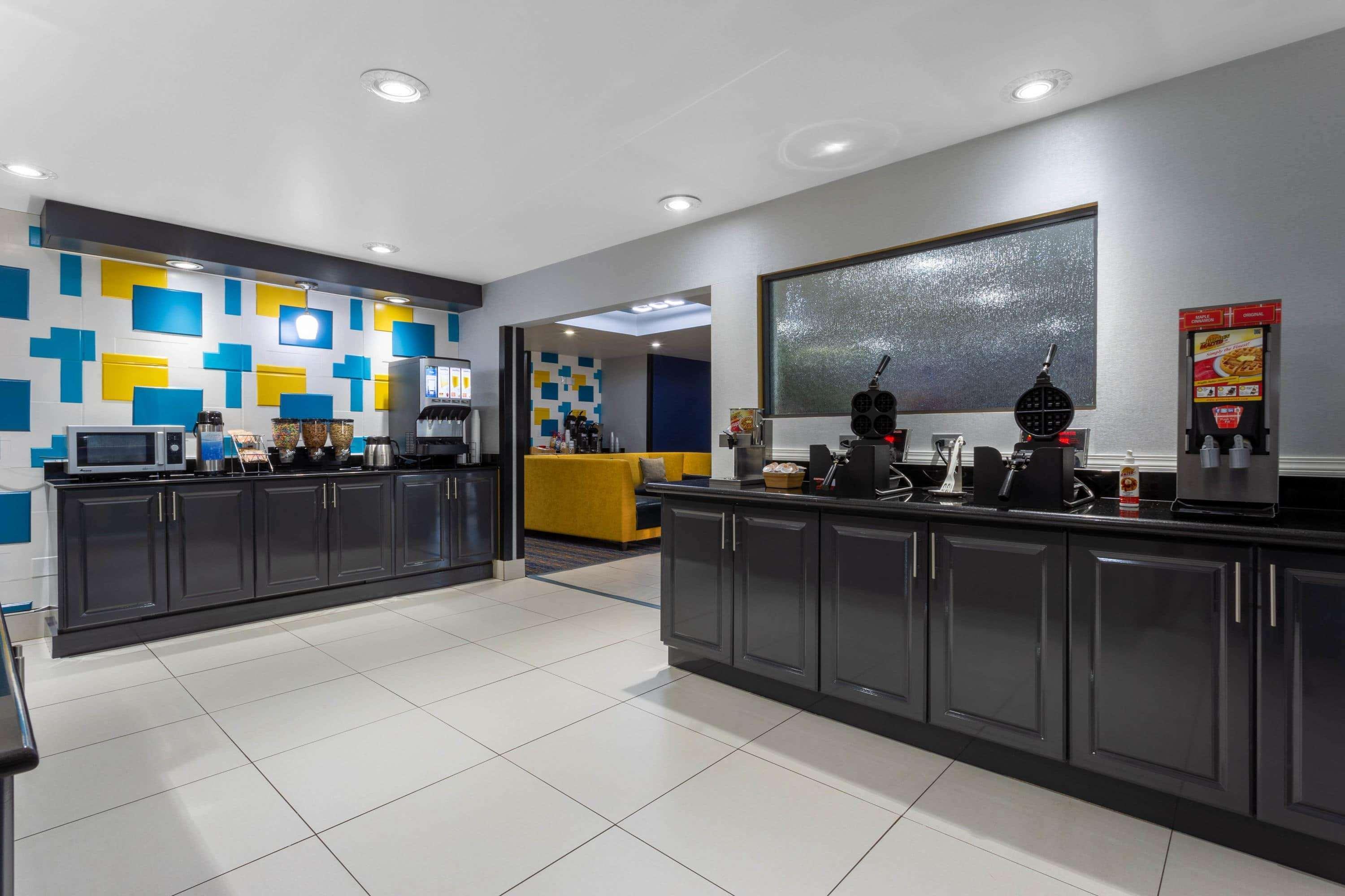 La Quinta By Wyndham Columbus West - Hilliard Hotel Exterior photo